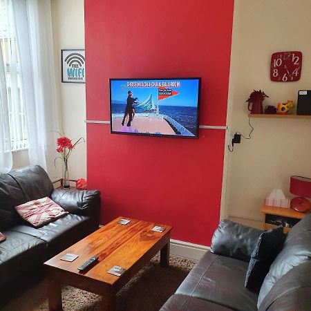 12 Person 6 Bedroom Self Catering House Liverpool Eksteriør bilde
