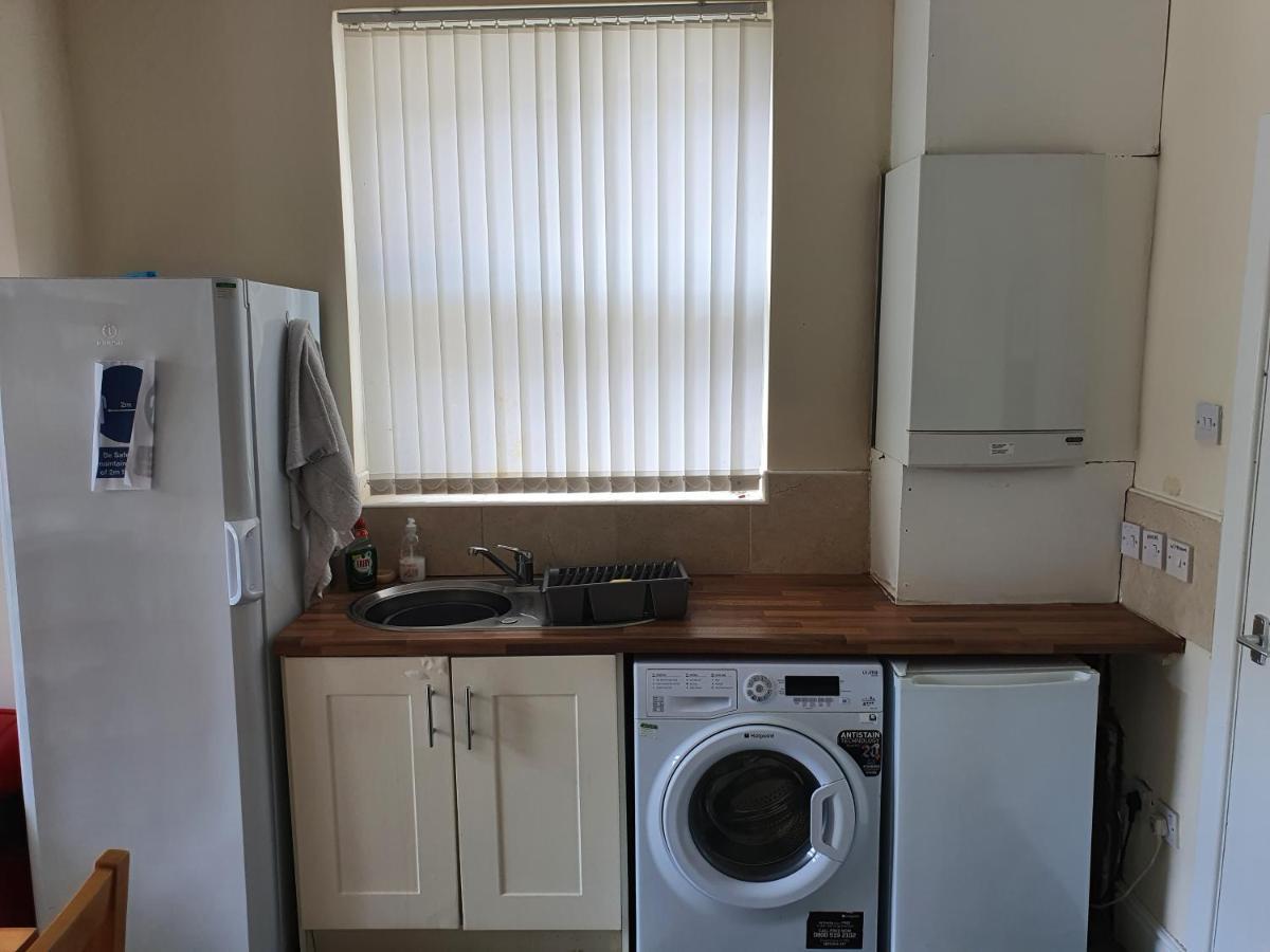 12 Person 6 Bedroom Self Catering House Liverpool Eksteriør bilde