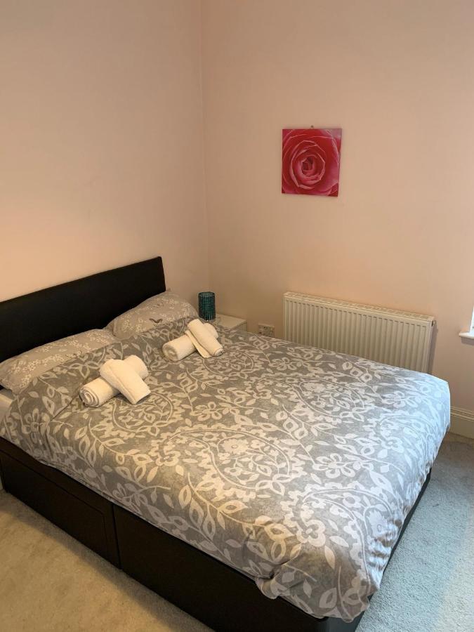 12 Person 6 Bedroom Self Catering House Liverpool Eksteriør bilde