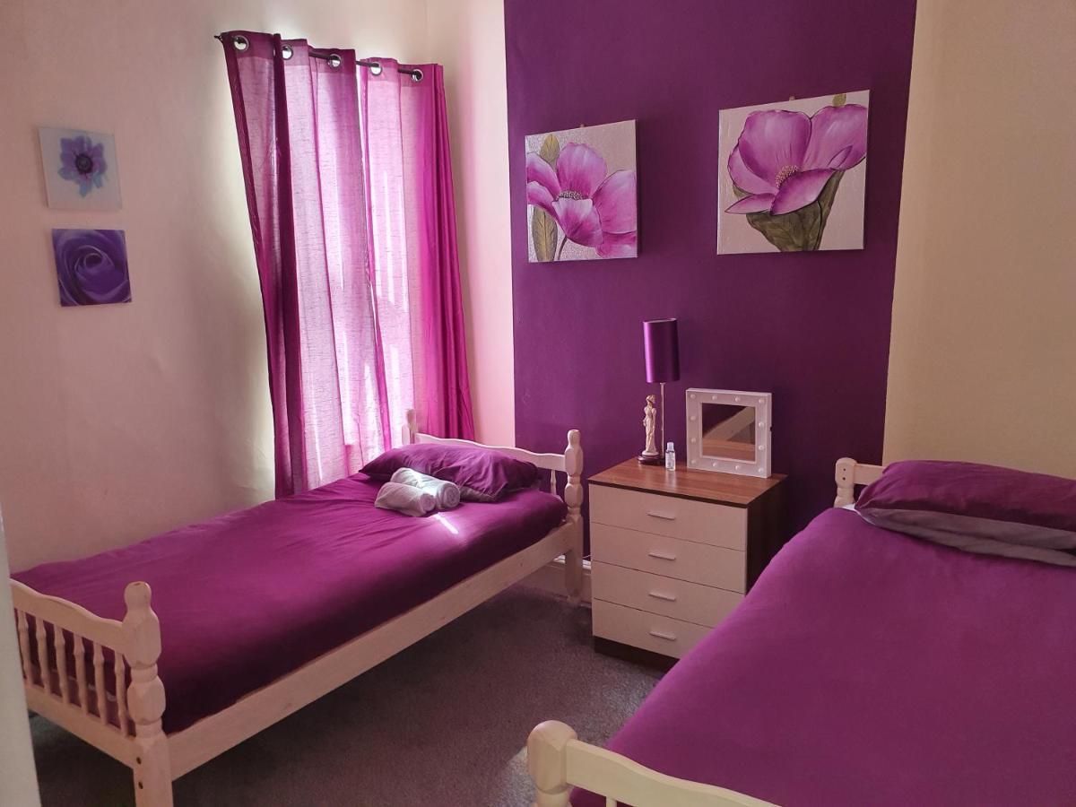 12 Person 6 Bedroom Self Catering House Liverpool Eksteriør bilde